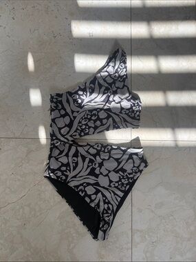 Beach Riot Black & Grey One-Shoulder One-Piece Swimsuit